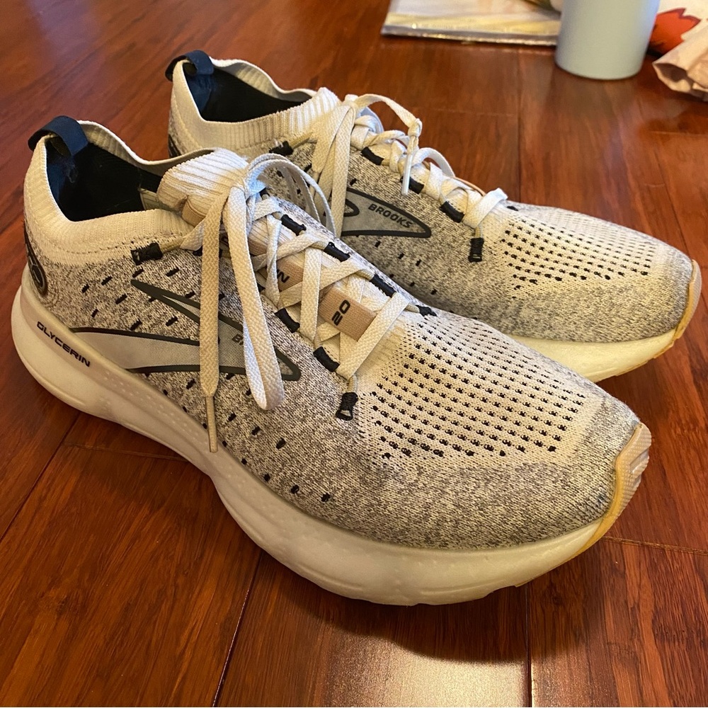 Brooks Stealth Fit Tennis Shoes